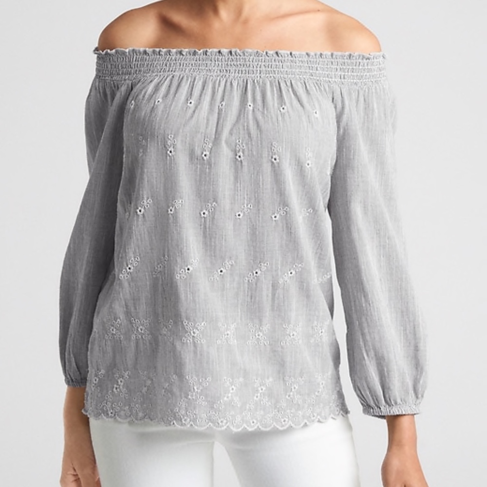 NWT Gap off-shoulder eyelet top S